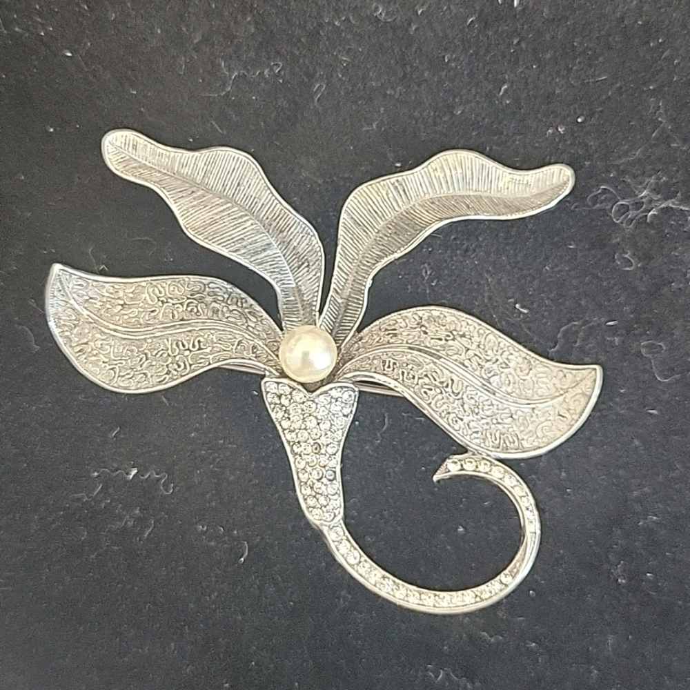 Vintage 925 Sterling Rhinestone with Fresh Water Pearl Brooche/Pin